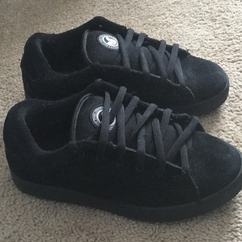 DVS Shoe Company Black Sneakers size 7